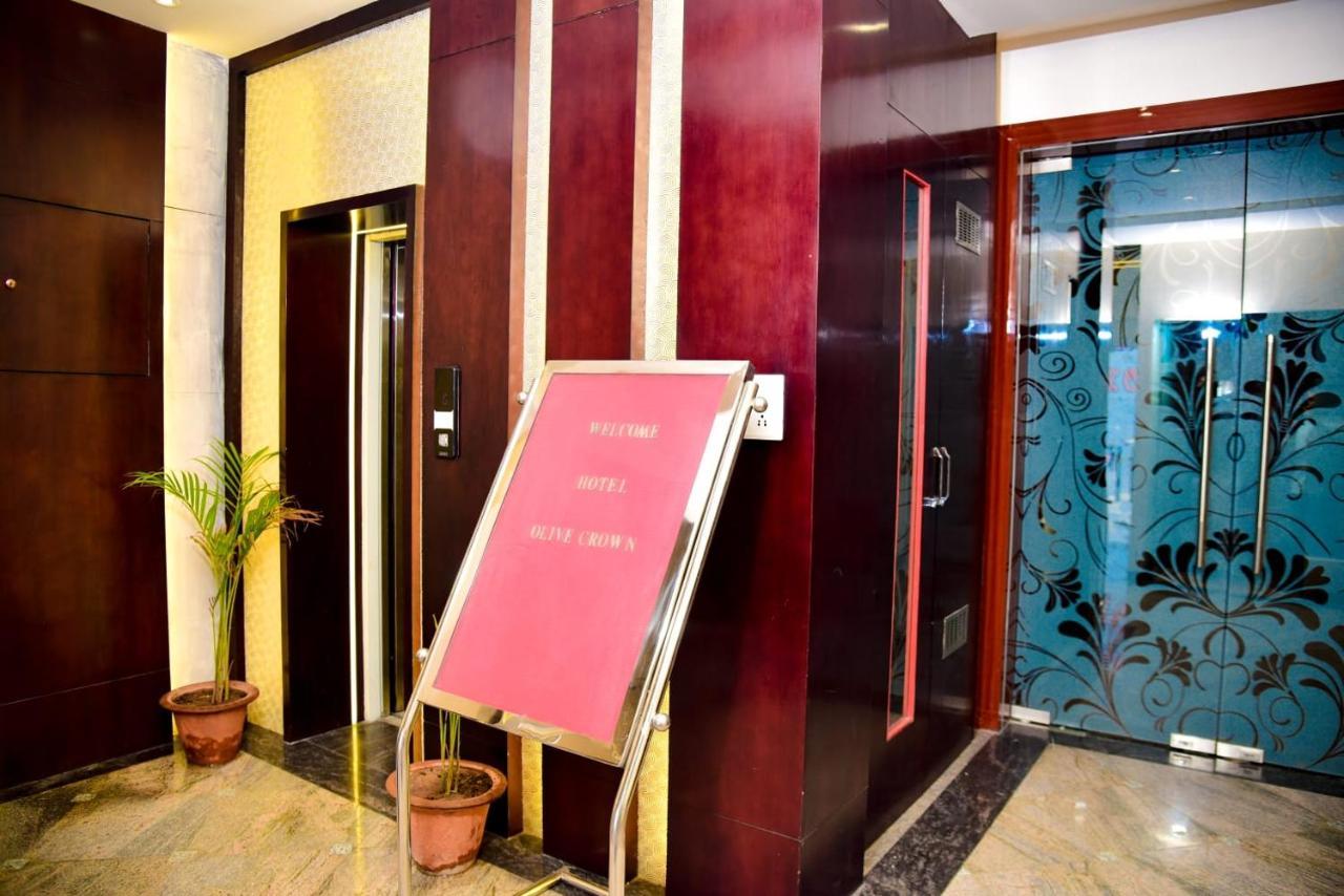 Hotel Olive Crown Lucknow Buitenkant foto
