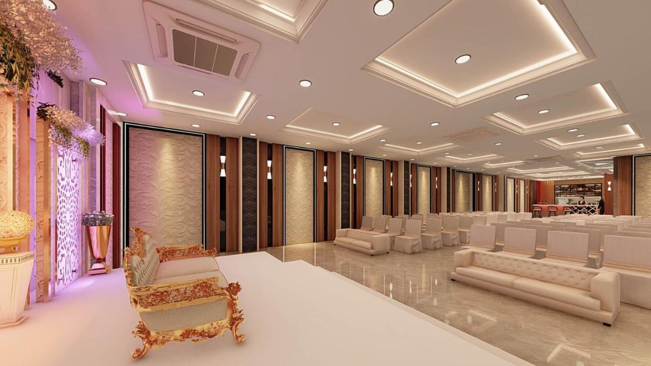 Hotel Olive Crown Lucknow Buitenkant foto